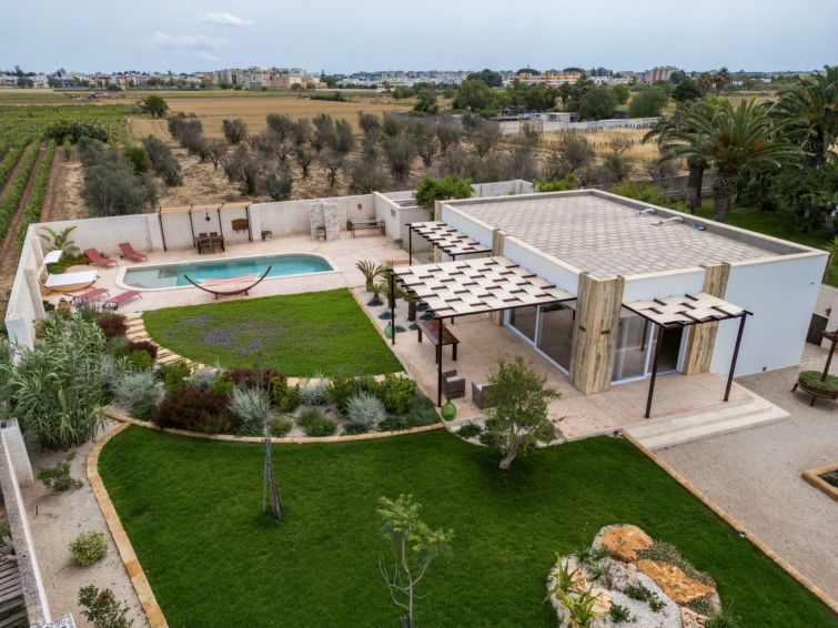 Vrijstaande villa in Gallipoli met privézwembad en grote tuin in Gallipoli