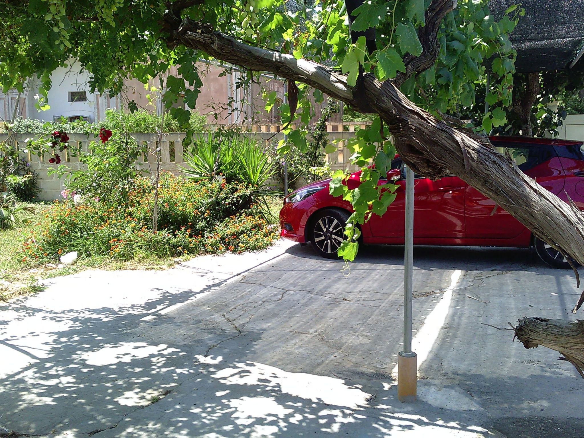 Kleine Villa mit geschlossenem Garten in Parabita-Binnen