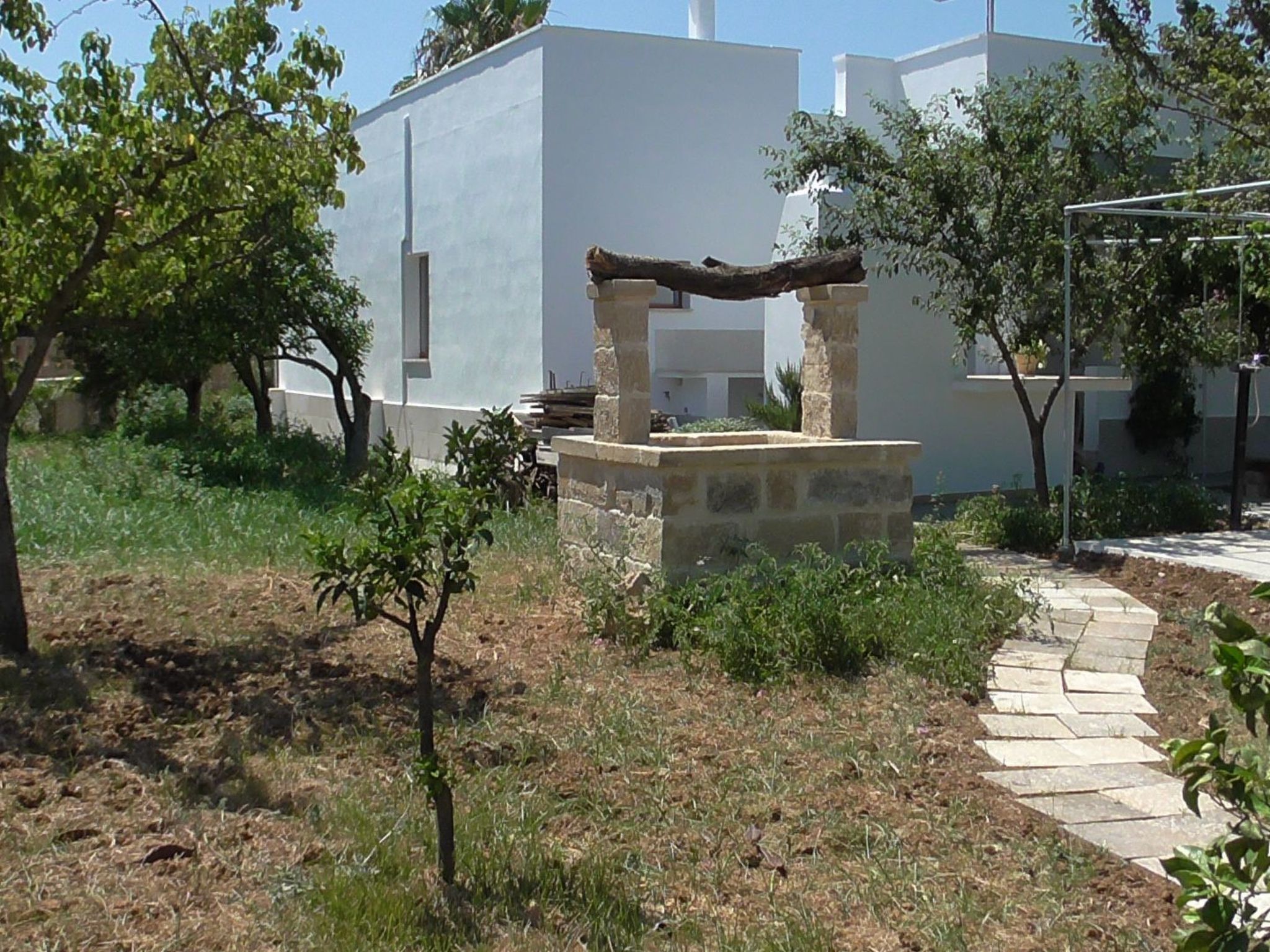 Kleine Villa mit geschlossenem Garten in Parabita-Binnen