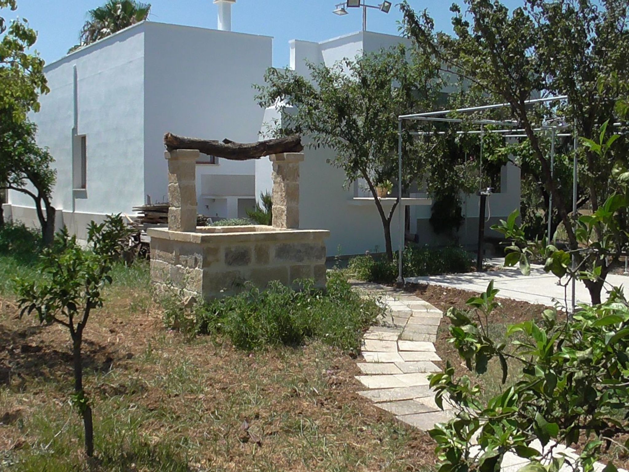 Kleine Villa mit geschlossenem Garten in Parabita-Binnen