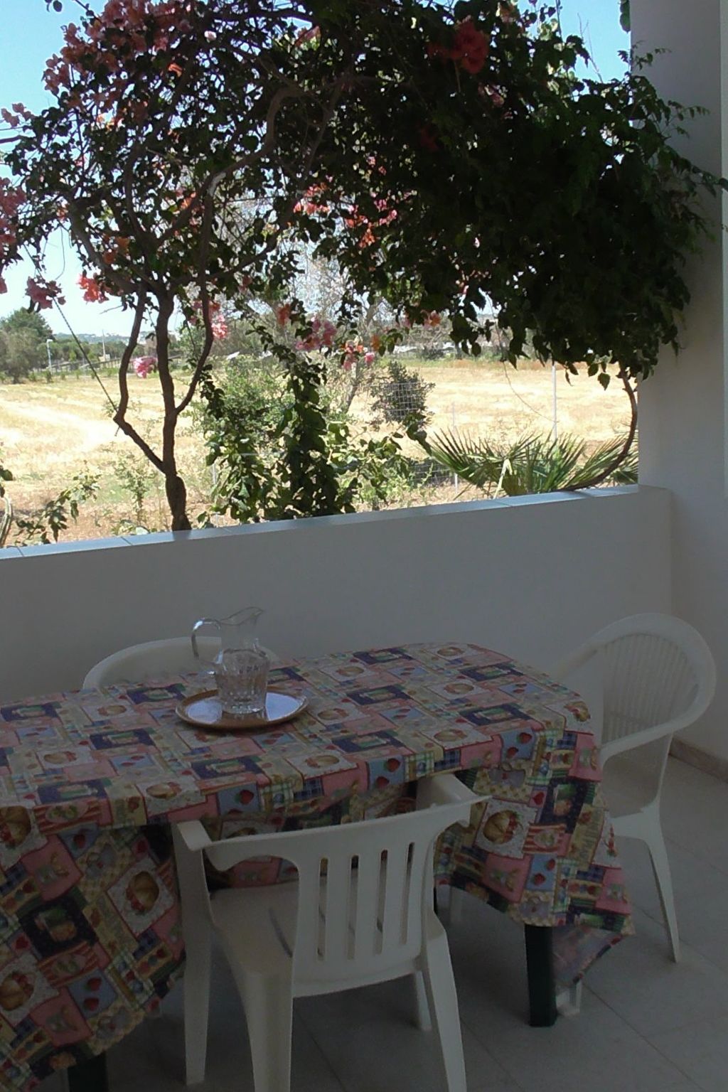 Kleine Villa mit geschlossenem Garten in Parabita-Binnen