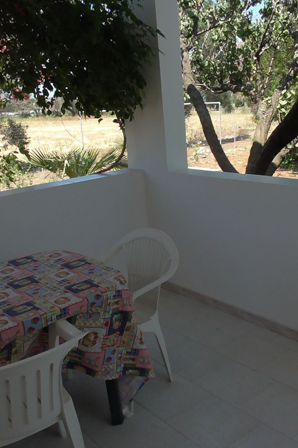 Kleine Villa mit geschlossenem Garten in Parabita-Binnen