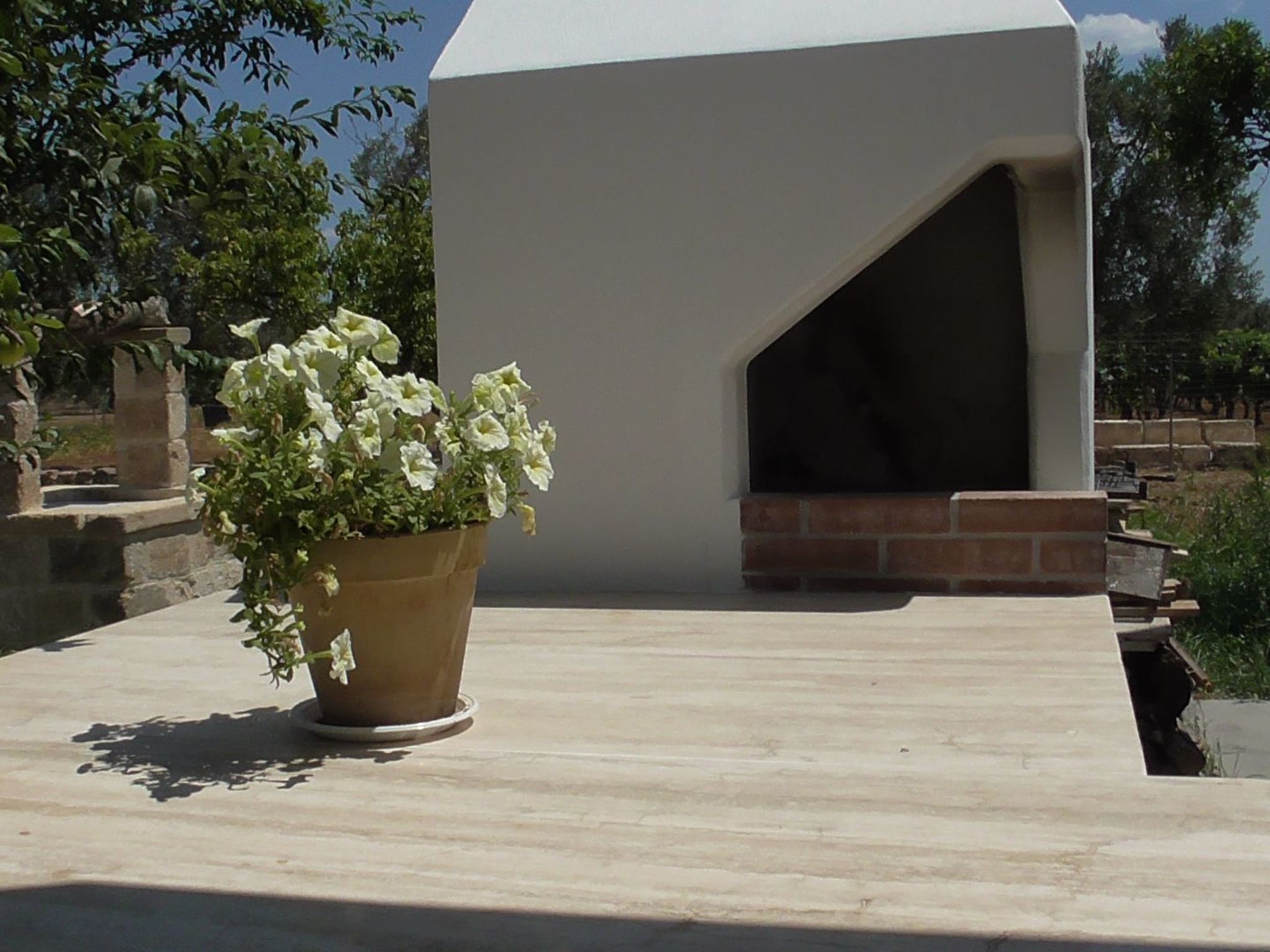 Kleine Villa mit geschlossenem Garten in Parabita-Binnen