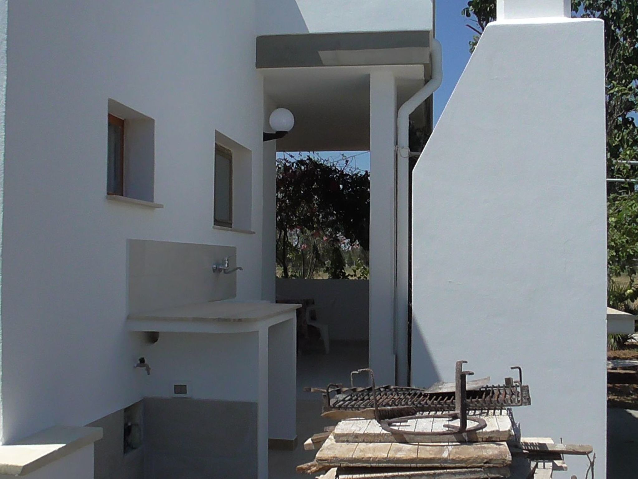 Kleine Villa mit geschlossenem Garten in Parabita-Binnen