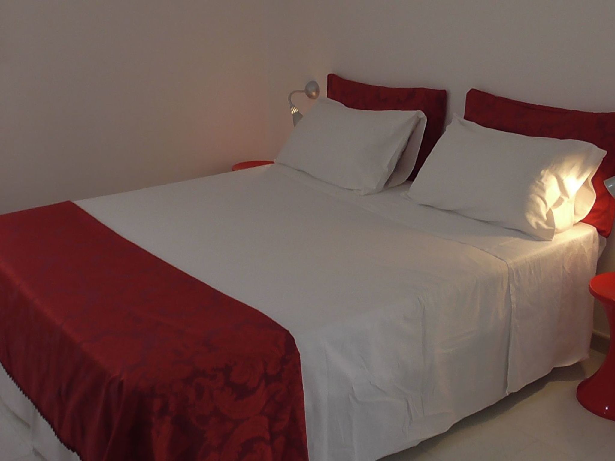 Kleine Villa mit geschlossenem Garten in Parabita-Binnen