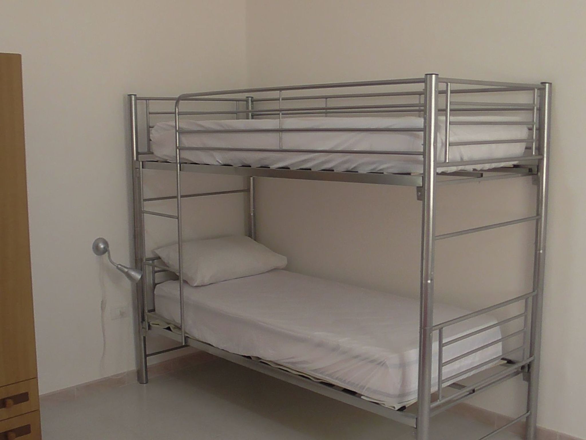 Kleine Villa mit geschlossenem Garten in Parabita-Binnen