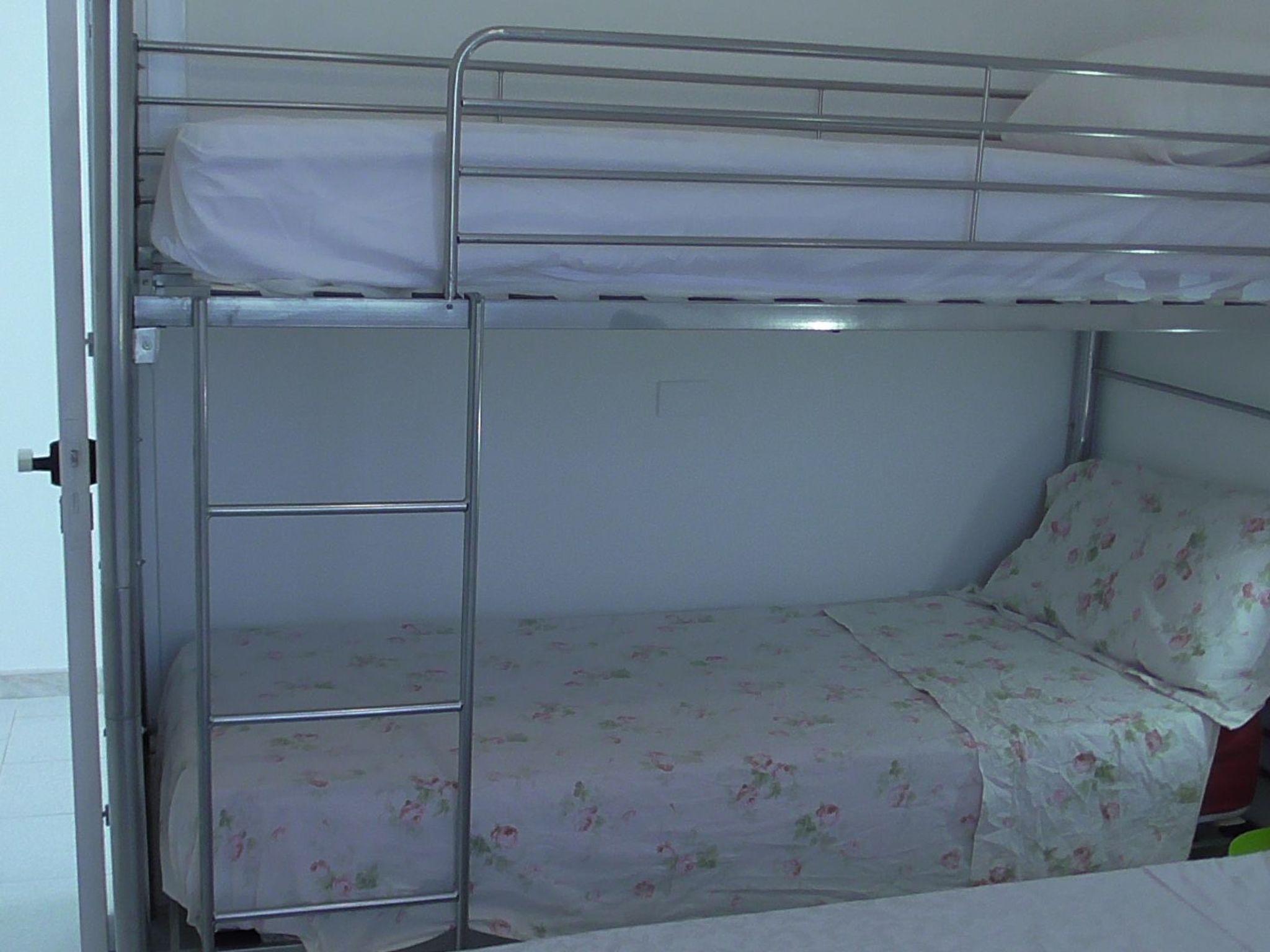 Kleine Villa mit geschlossenem Garten in Parabita-Binnen