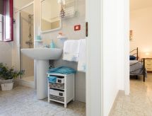 Authentiek appartement in Capilungo met tuin, op 100 meter van zee - thumbnail 4