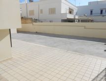 Helles, einladendes Ferienapartment mit Sonnenterrasse in Strandnähe