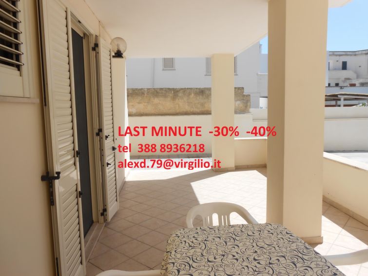 Helles, Einladendes Appartement Mit üBerdachter Veranda In Strandnähe - Gagliano del Capo
