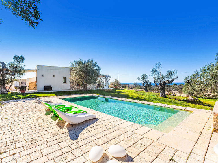 4-persoons villa met privézwembad en zeezicht in Acquarica del Capo in Acquarica del Capo