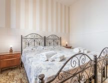 Appartement La Torre in Ugento: Zeezicht & strand op 50 meter - thumbnail 5