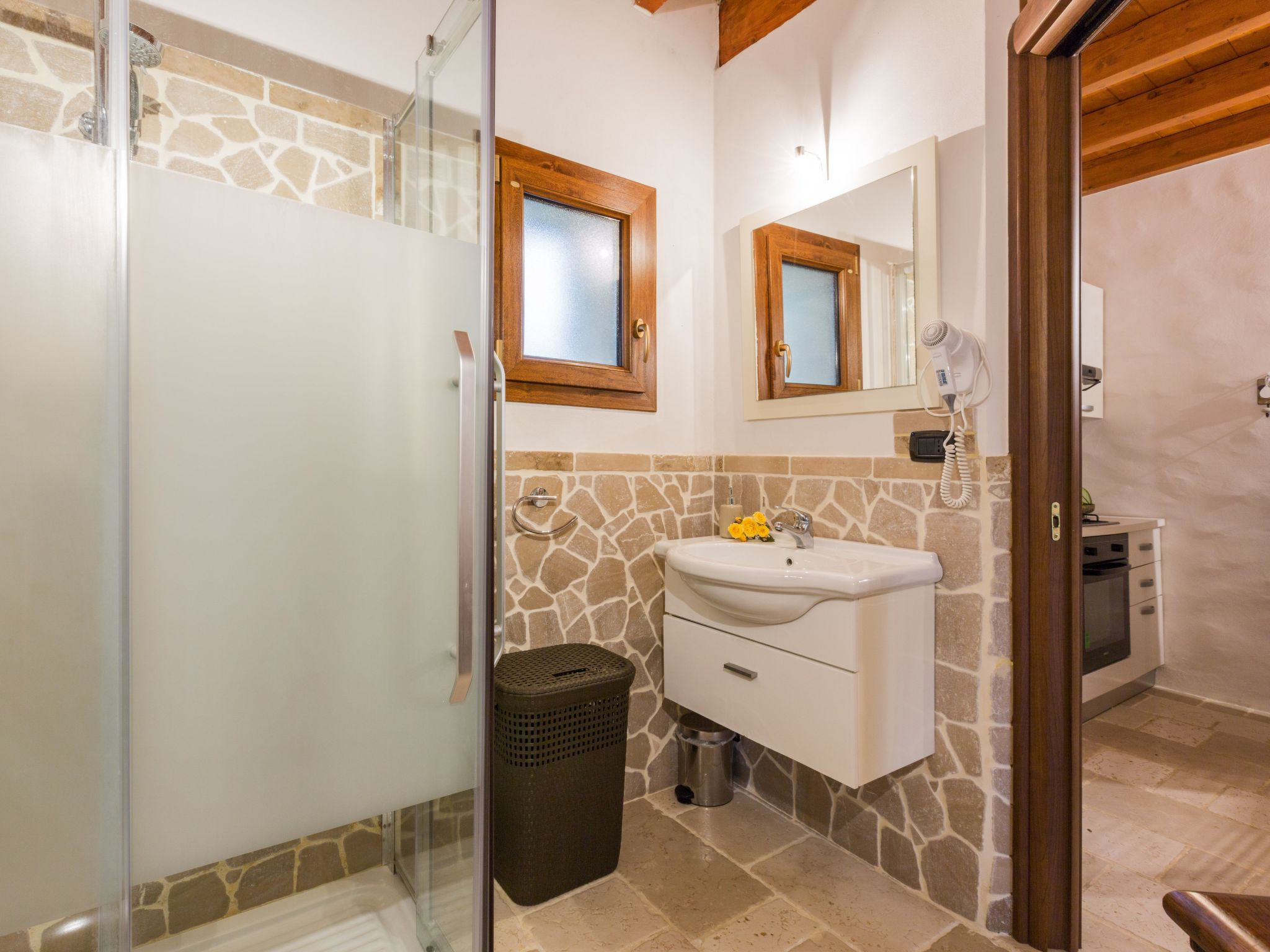 Wohnung 'Laurel Unit' mit Privatparkplatz-Dedans