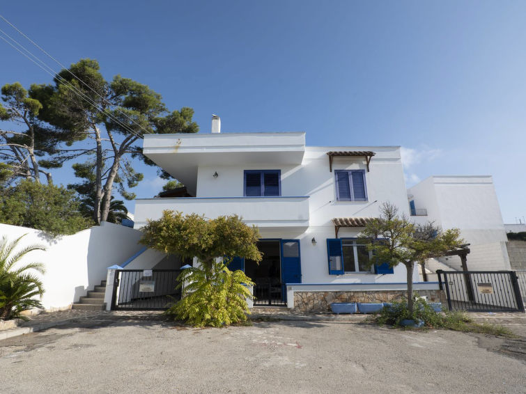 Search and Stay destination Torre Vado, Puglia - Italy from AU$ 340. Cobalto Primo Piano