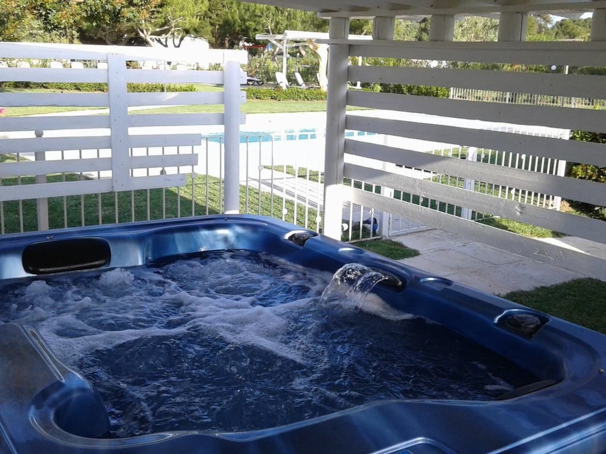 Wohnung mit Jacuzzi-Buiten