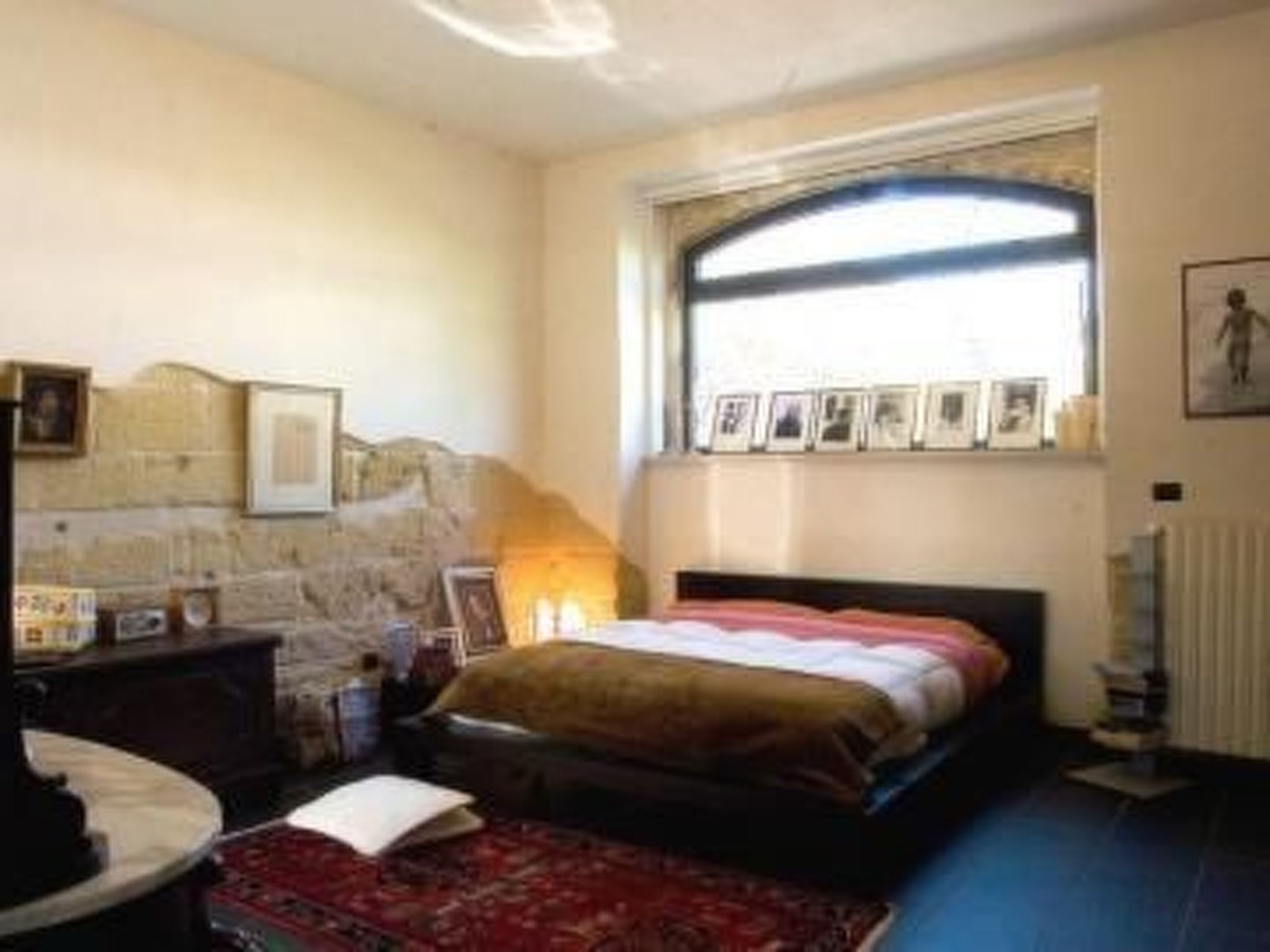 Mit Privatparkplatz-Binnen