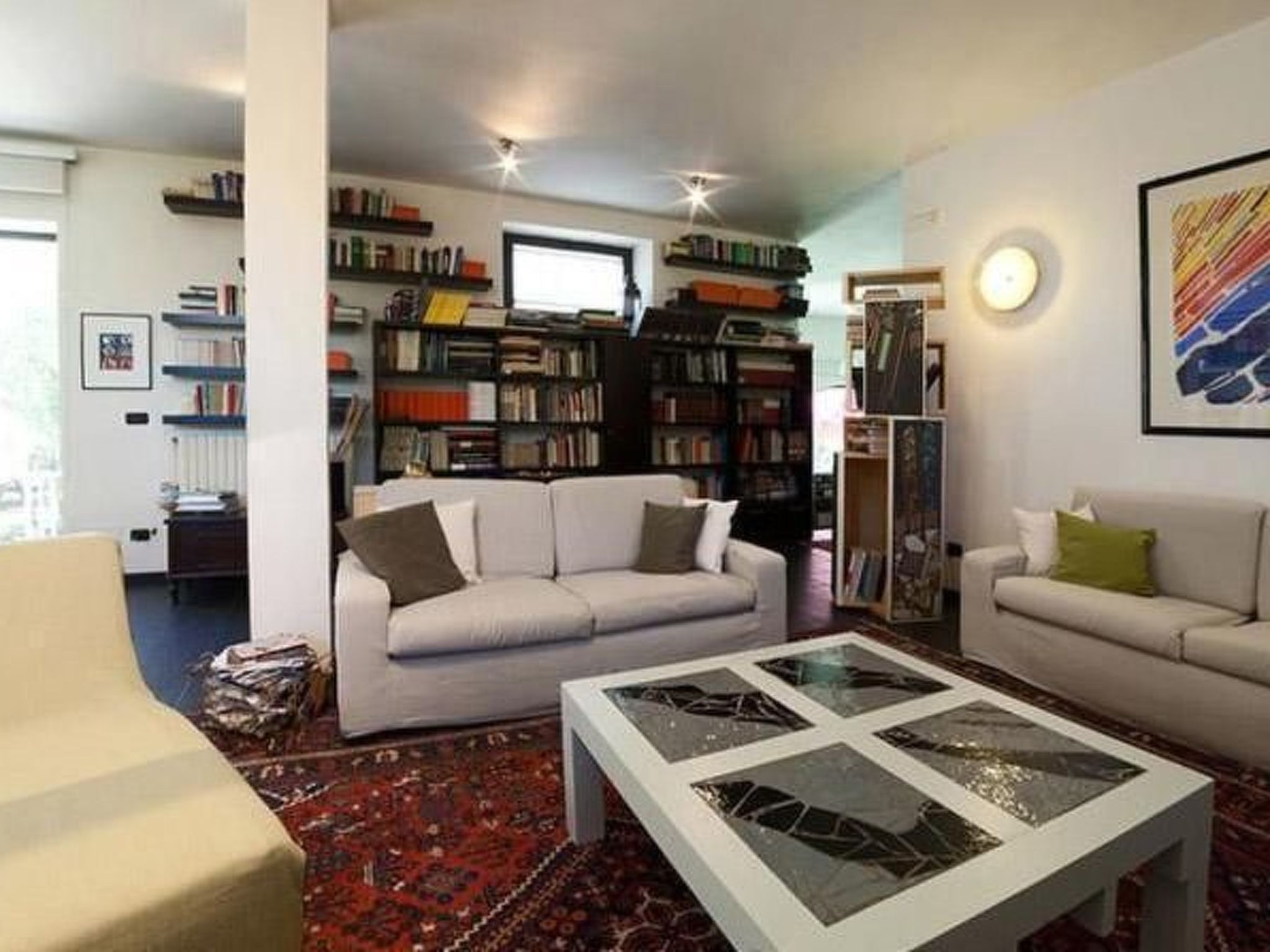 Mit Privatparkplatz-Binnen