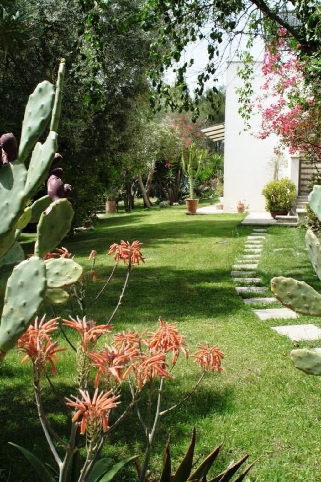 Mit Privatparkplatz-Binnen