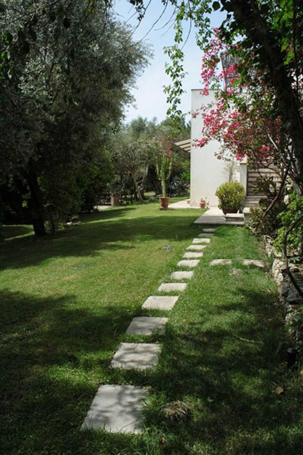 Mit Privatparkplatz-Binnen