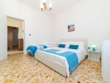 Vrijstaande villa op 50 meter van het zandstrand in Salento - thumbnail 6