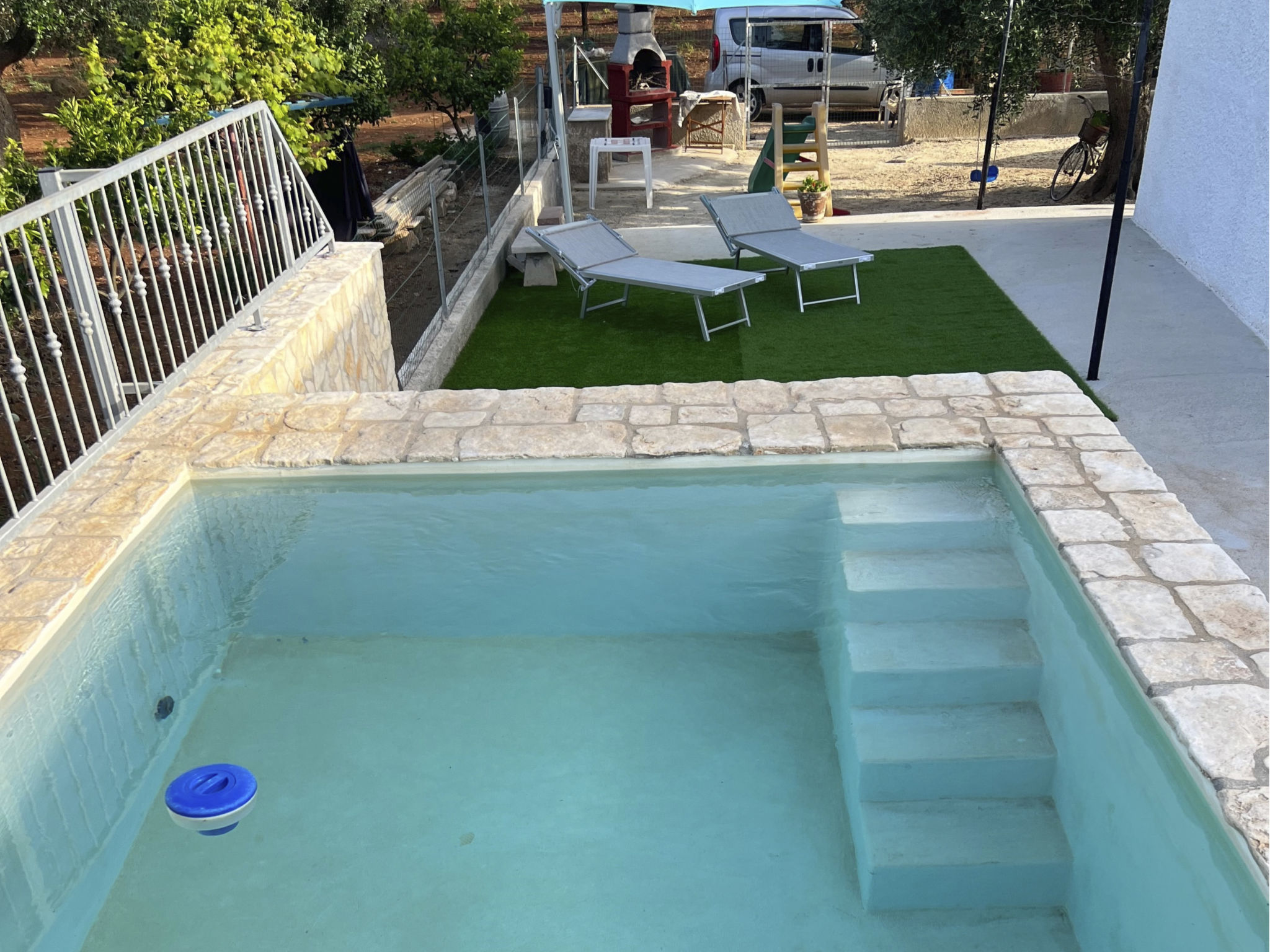 Bauernhof mit Schwimmbad und Babypark Brindisi am Meer