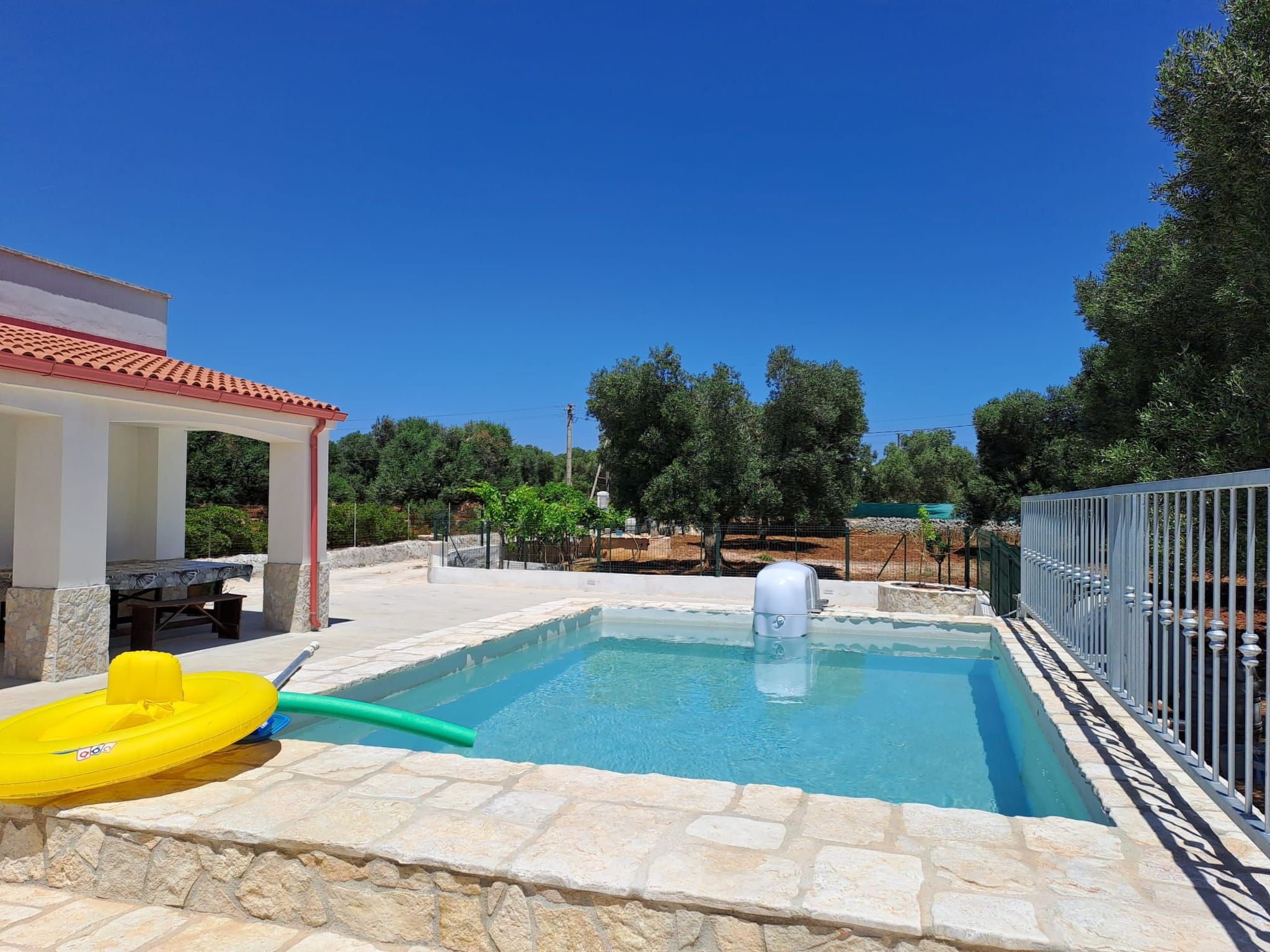 Bauernhof mit Schwimmbad und Babypark Brindisi am Meer-Binnen