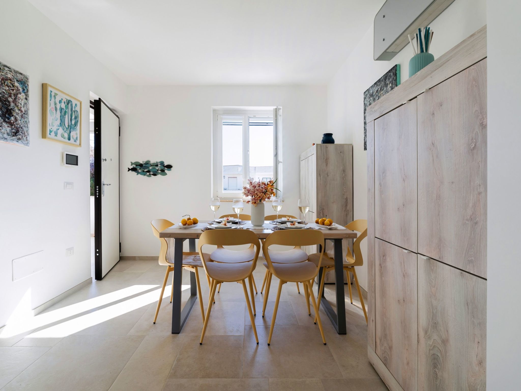 'Connie's House-Binnen