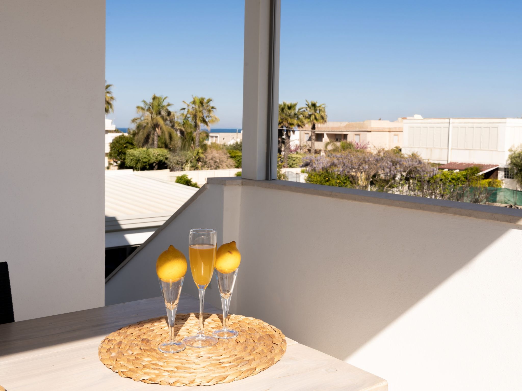 'Connie's House-Binnen