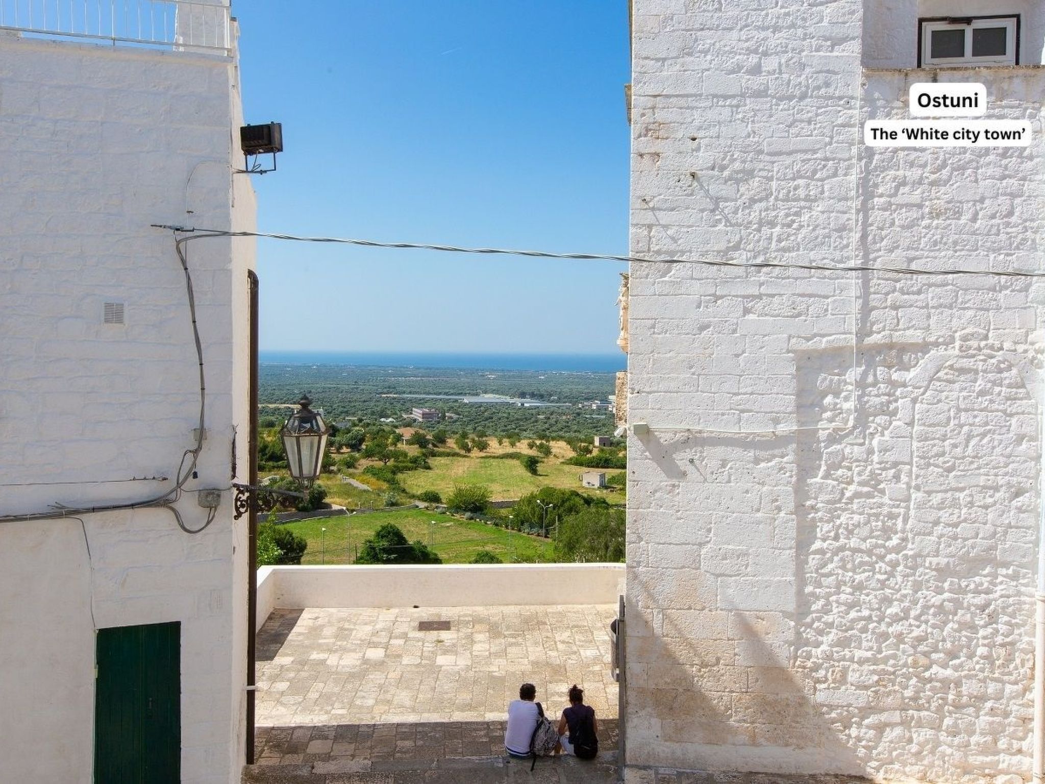 'Connie's House-Binnen