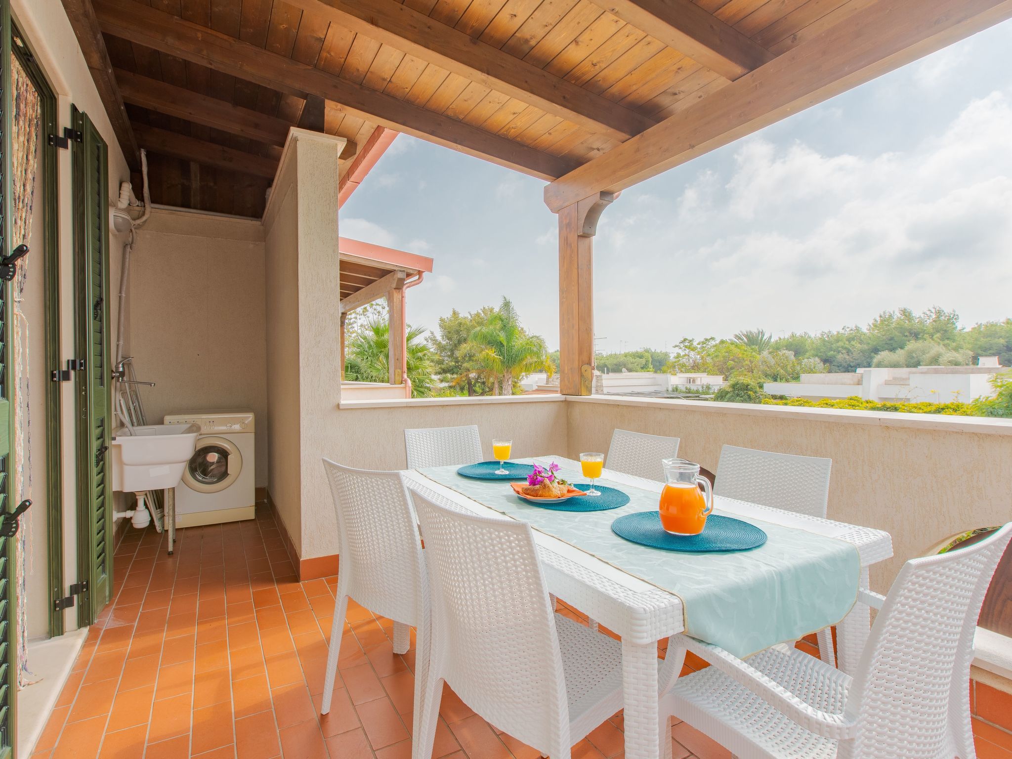 Flacher Rasen rechts-Drinnen