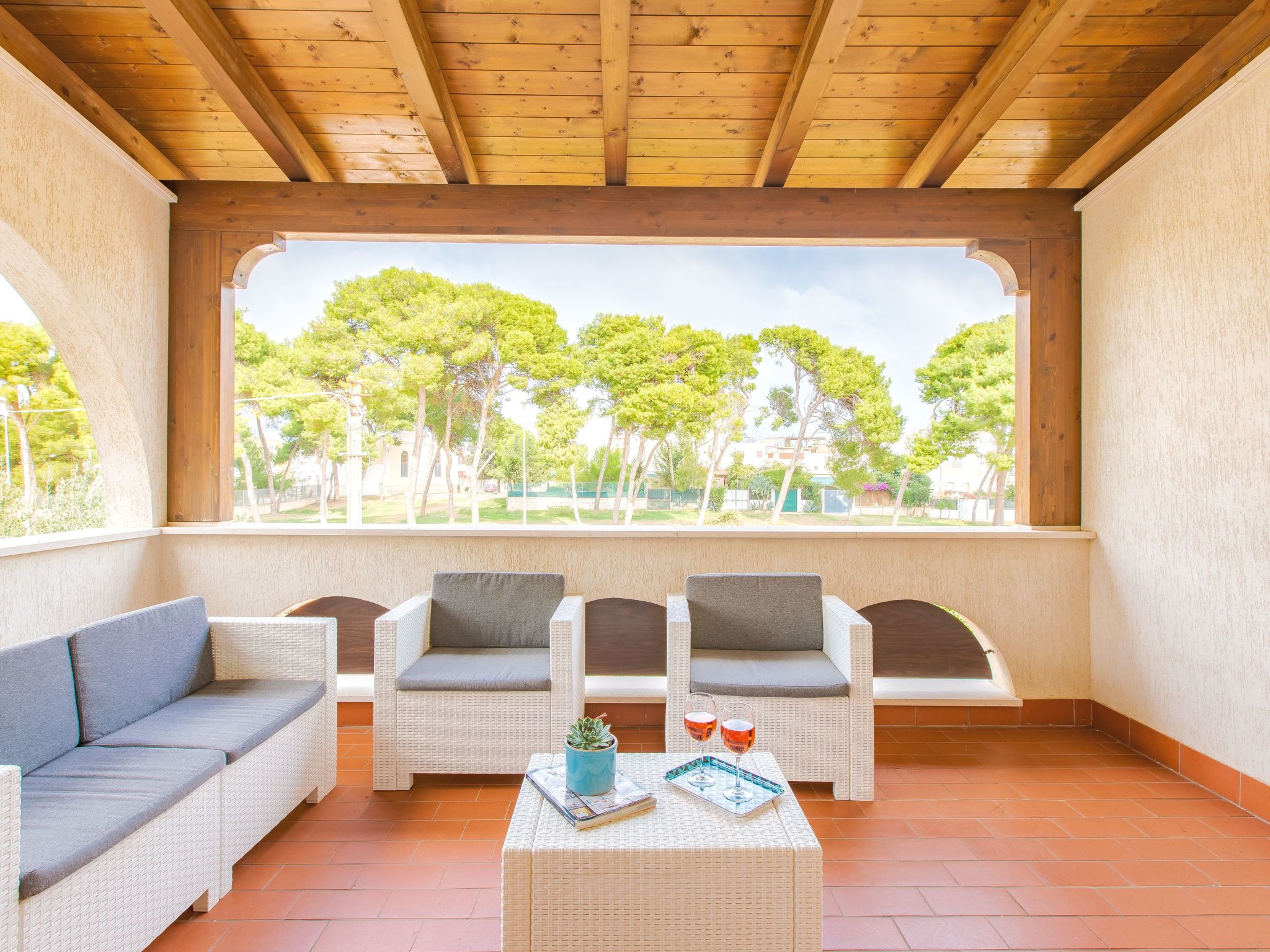 Flacher Rasen rechts-Drinnen