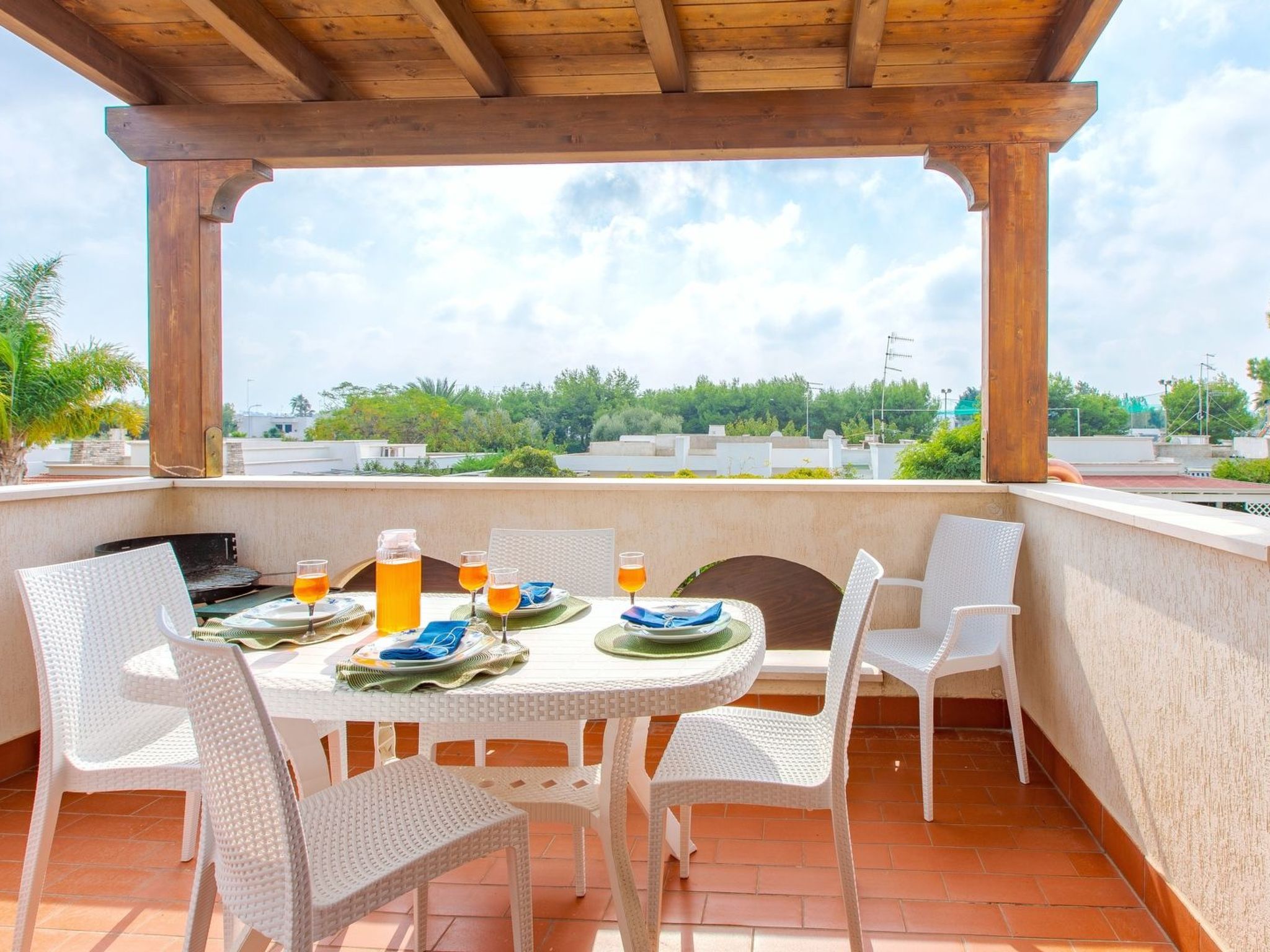 Flacher Rasen links-Binnen