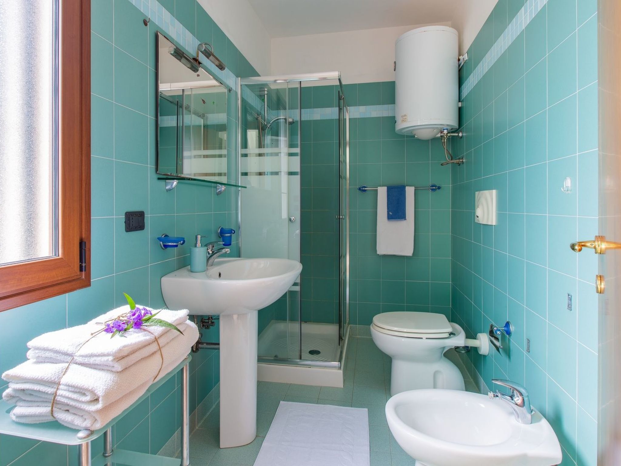 Flacher Rasen links-Binnen