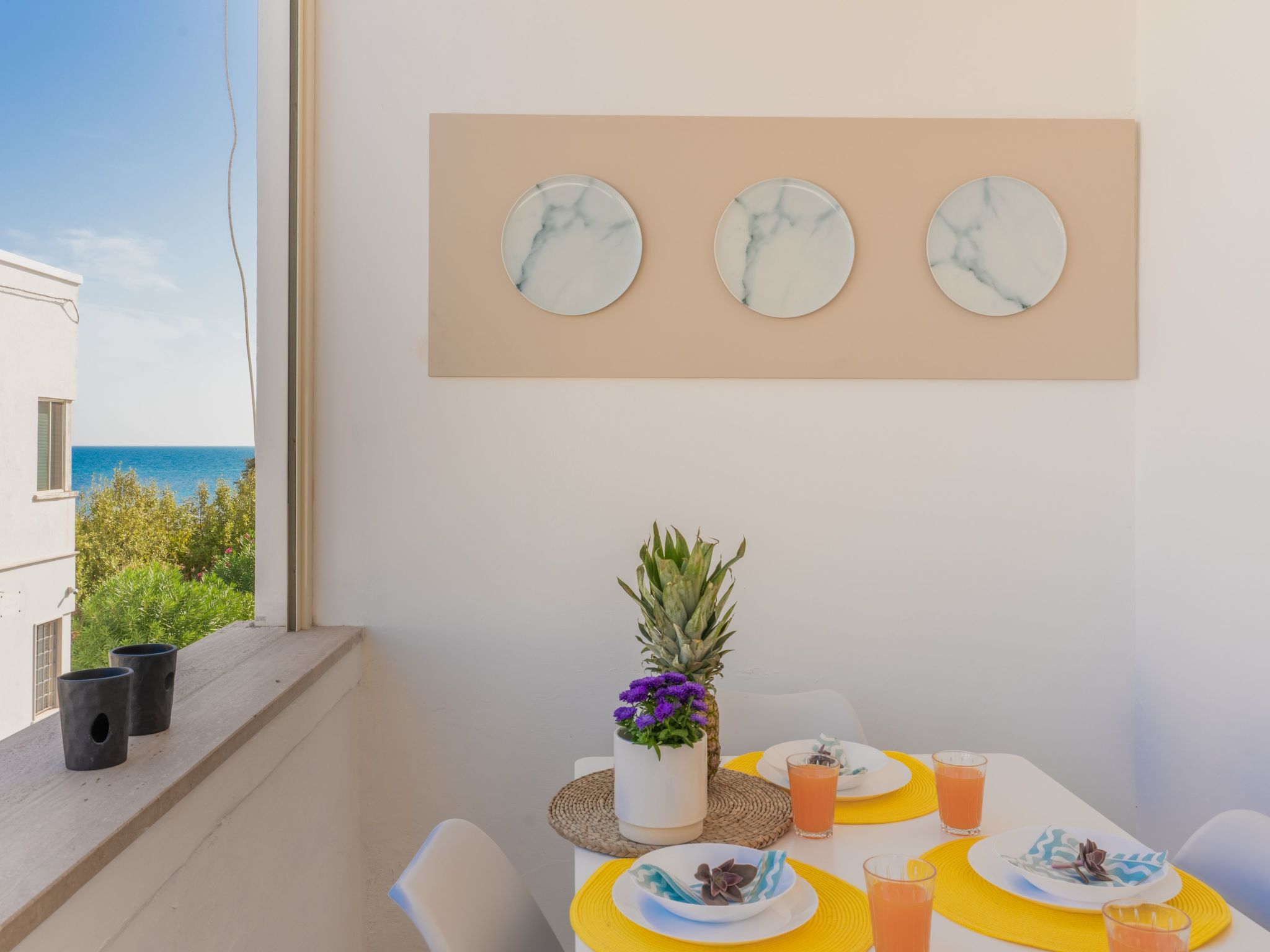 Casa Olimpo is een appartement aan zee in Lido Specchiolla op een uitzonderlijke locatie. Je bent vlakbij de kleine haven, 500 m van de zandstranden en slechts 19 km van Ostuni. Je beschikt over twee ..