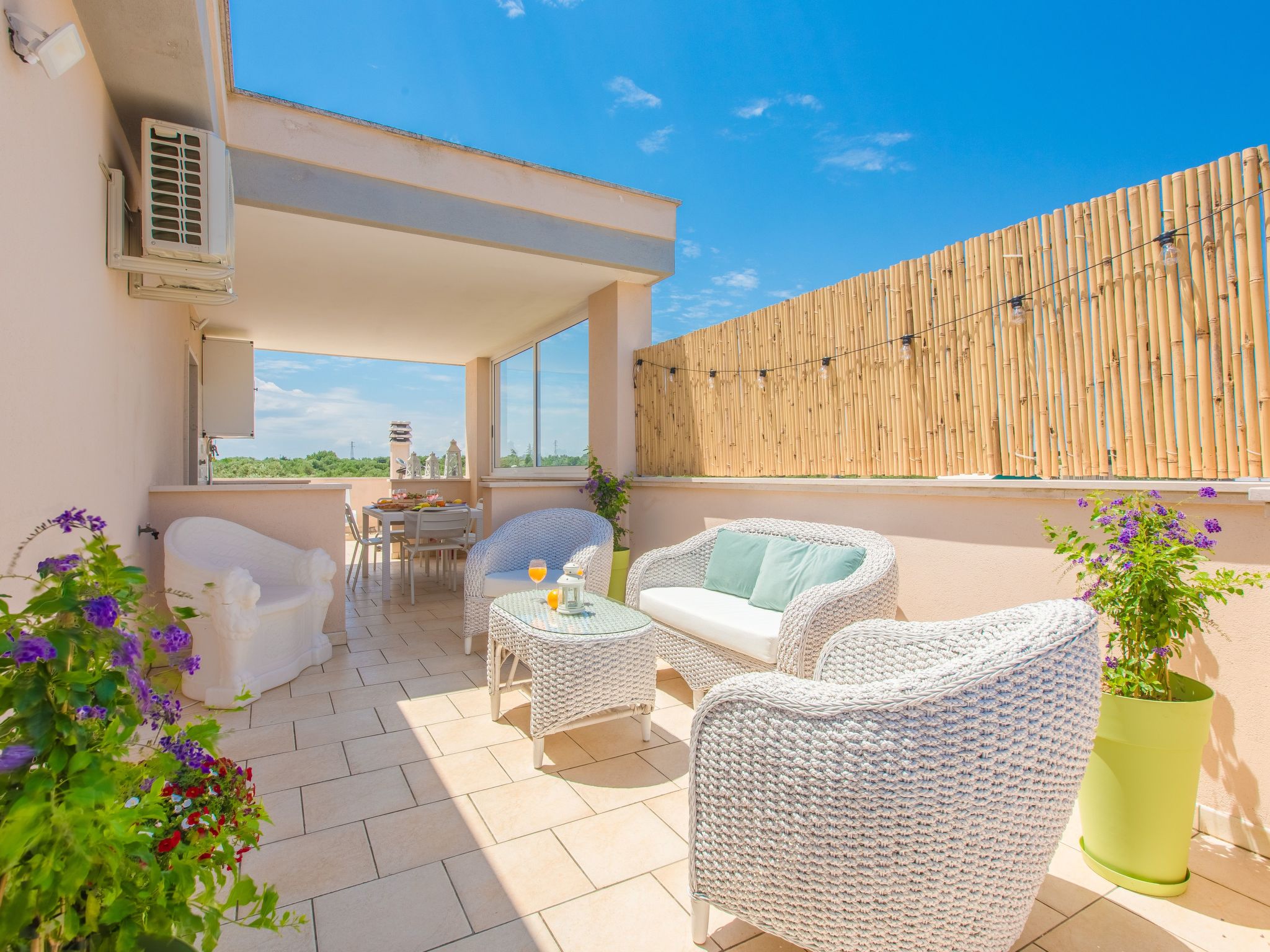 Die Wolke auf den Pedalen-Drinnen
