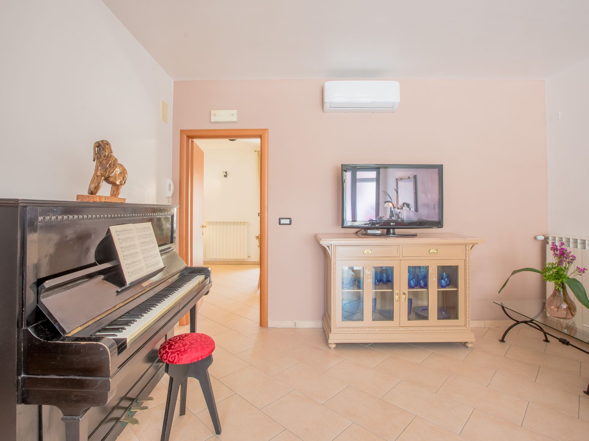 Die Wolke auf den Pedalen-Drinnen