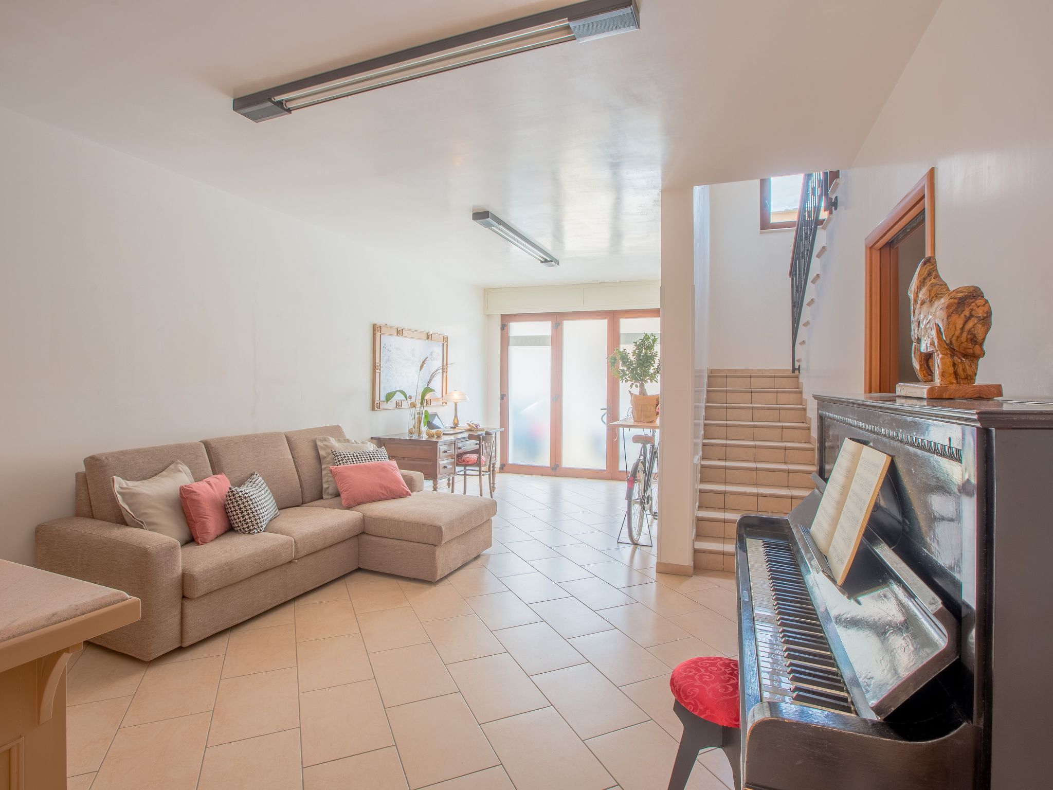 Die Wolke auf den Pedalen-Drinnen