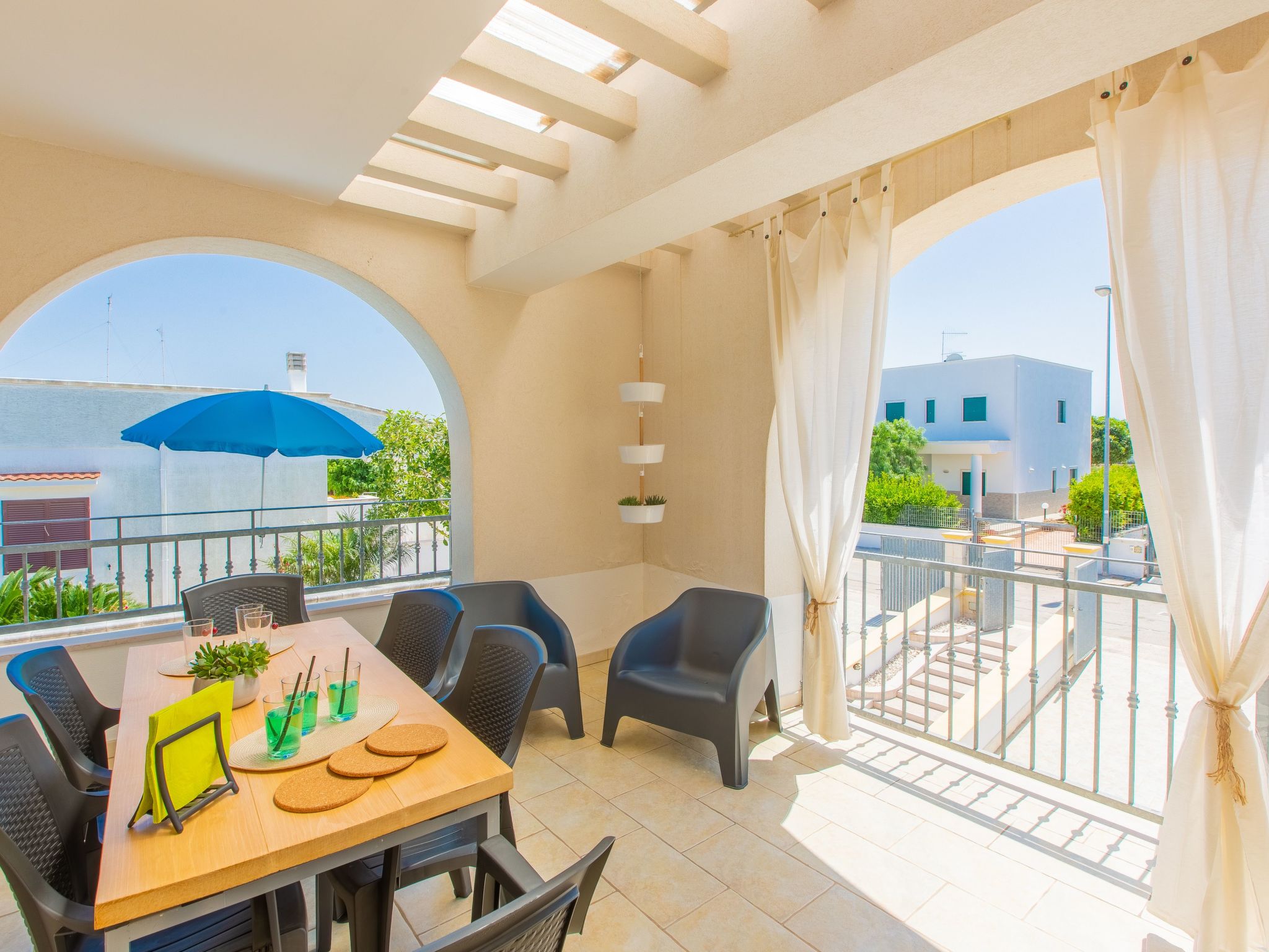 Discover the pleasure of staying in this cosy flat located in Pantanagianni-Pezze Morelli, a perfect destination for those wishing to explore Italy's beautiful Adriatic coastline. Able to accommodate ..