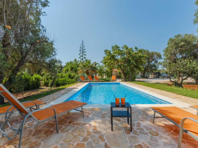 5-persoons vakantiehuis in San Vito Dei Normanni met pool in San Vito Dei Normanni