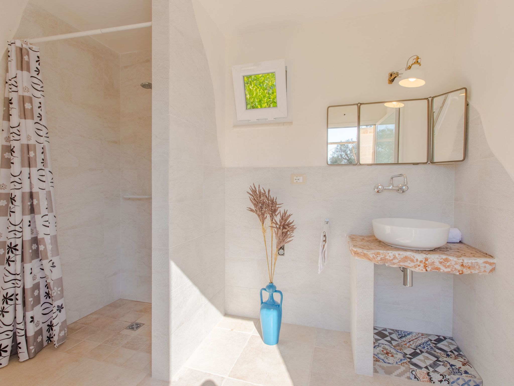 Lamia der Vesper-Dedans