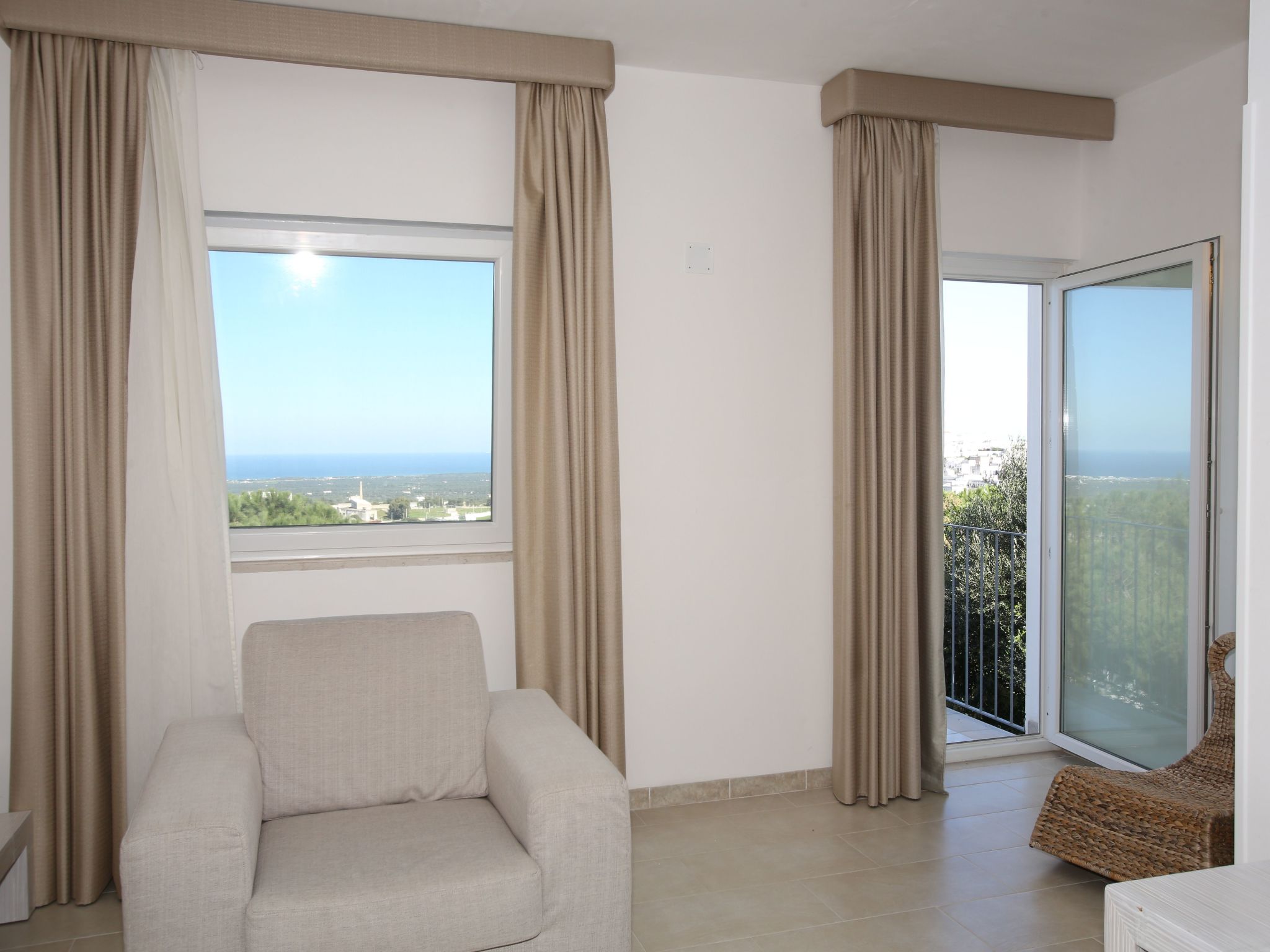 Villa Rea mit Panoramapool-Binnen