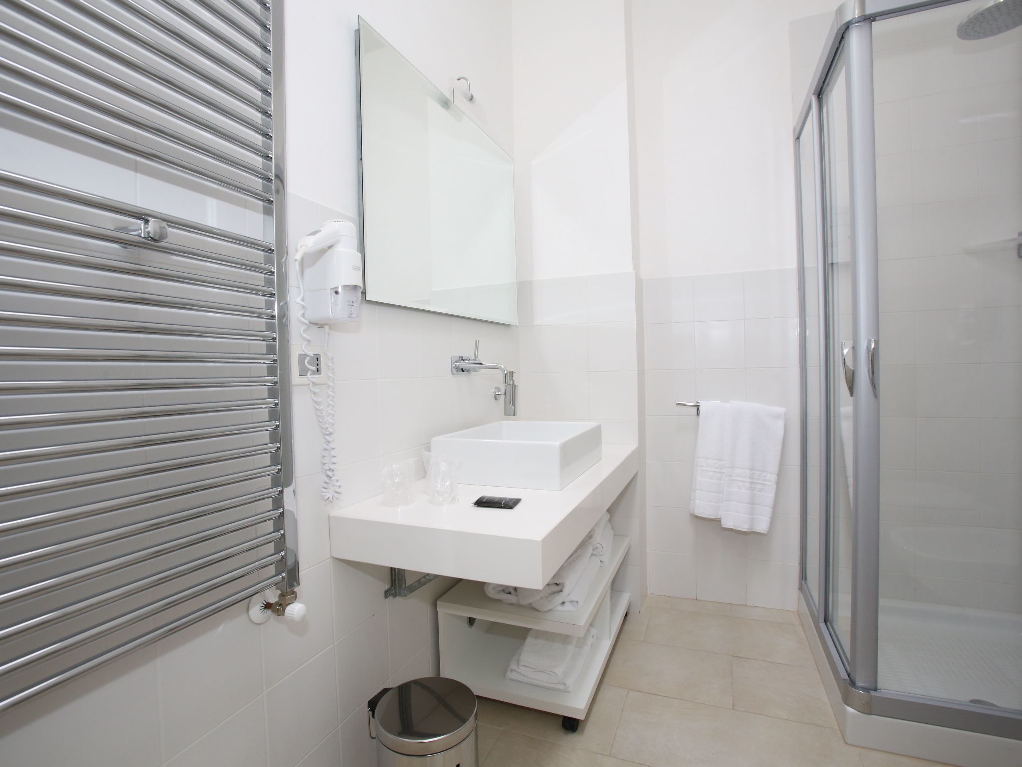 Villa Hecate mit Panoramapool-Binnen