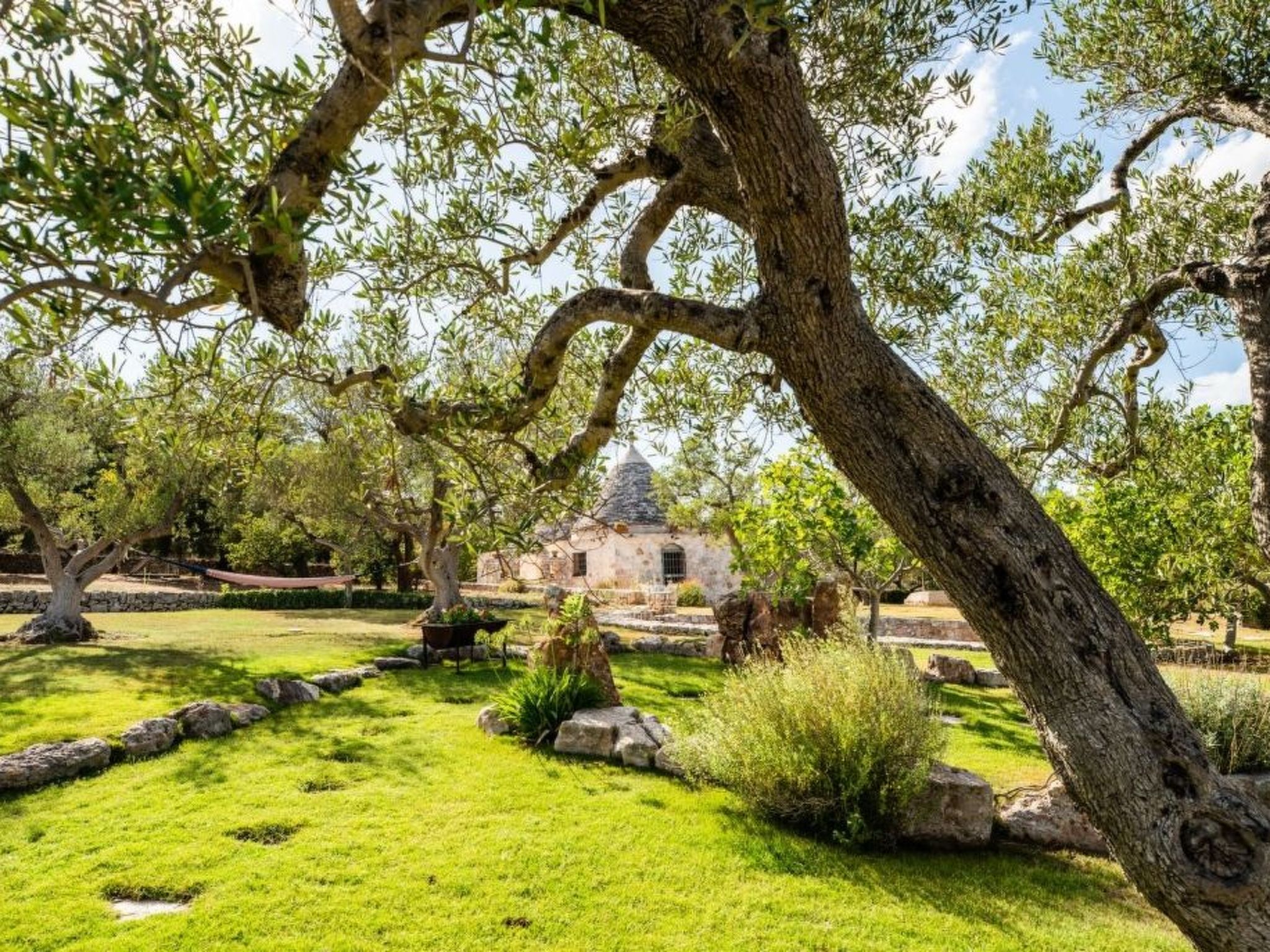 Schönes Steinhaus mit Pool und Panoramablick-Image-tags.info