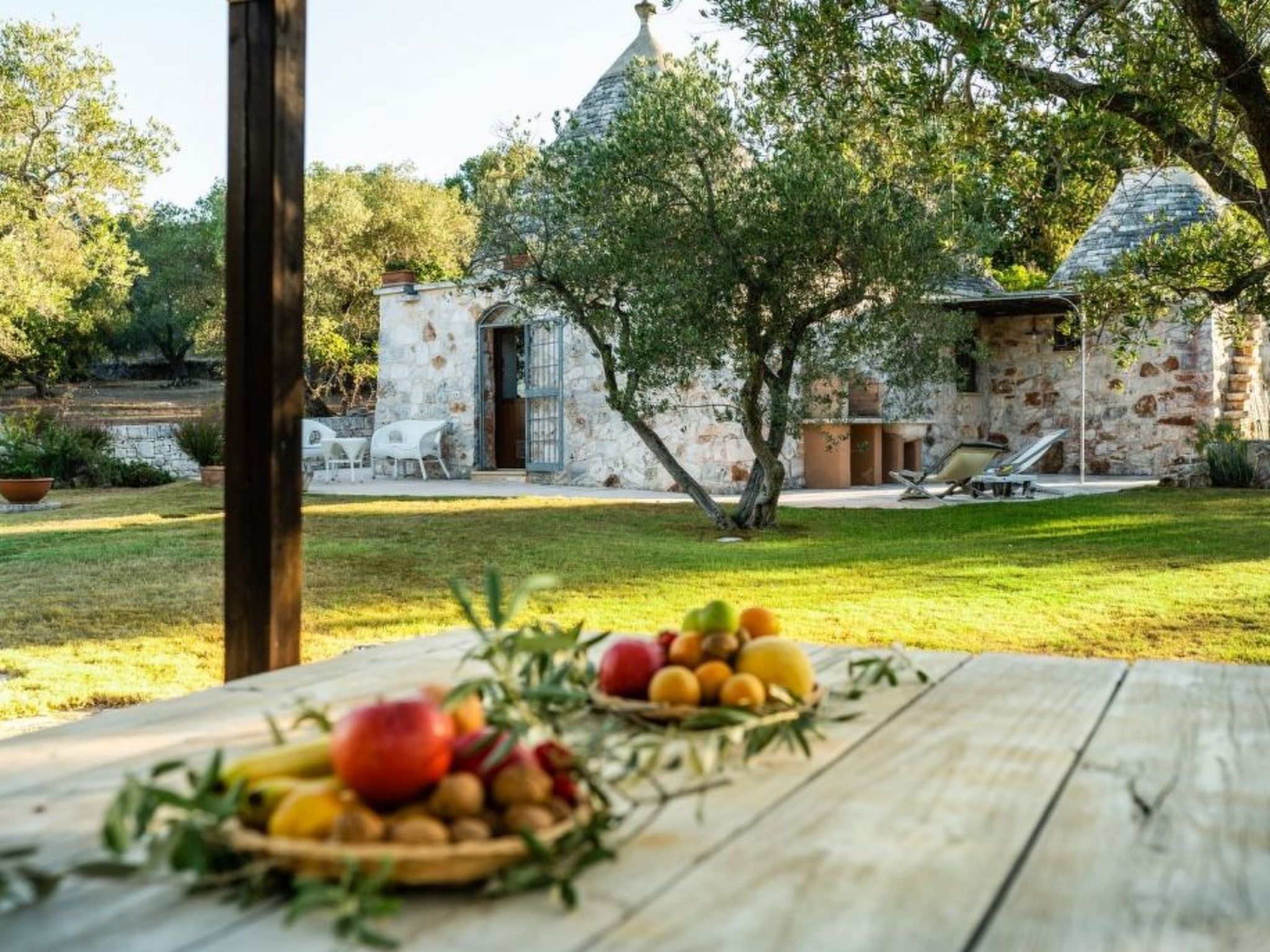 Schönes Steinhaus mit Pool und Panoramablick-Image-tags.info