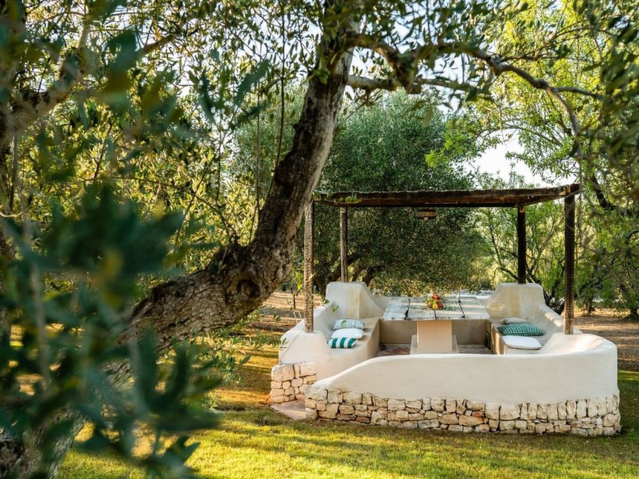 Schönes Steinhaus mit Pool und Panoramablick-Image-tags.info