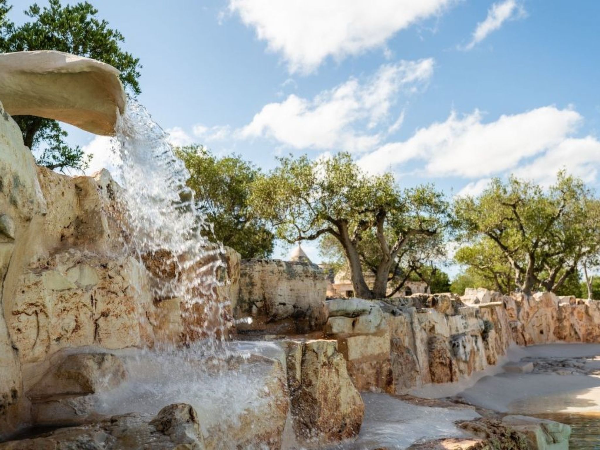 Schönes Steinhaus mit Pool und Panoramablick-Image-tags.info