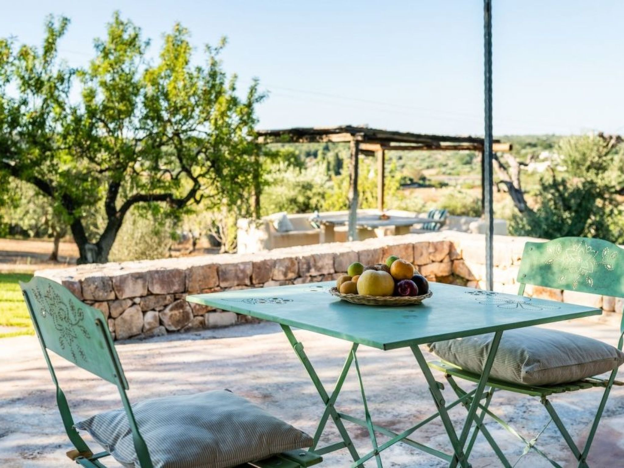 Schönes Steinhaus mit Pool und Panoramablick-Image-tags.info