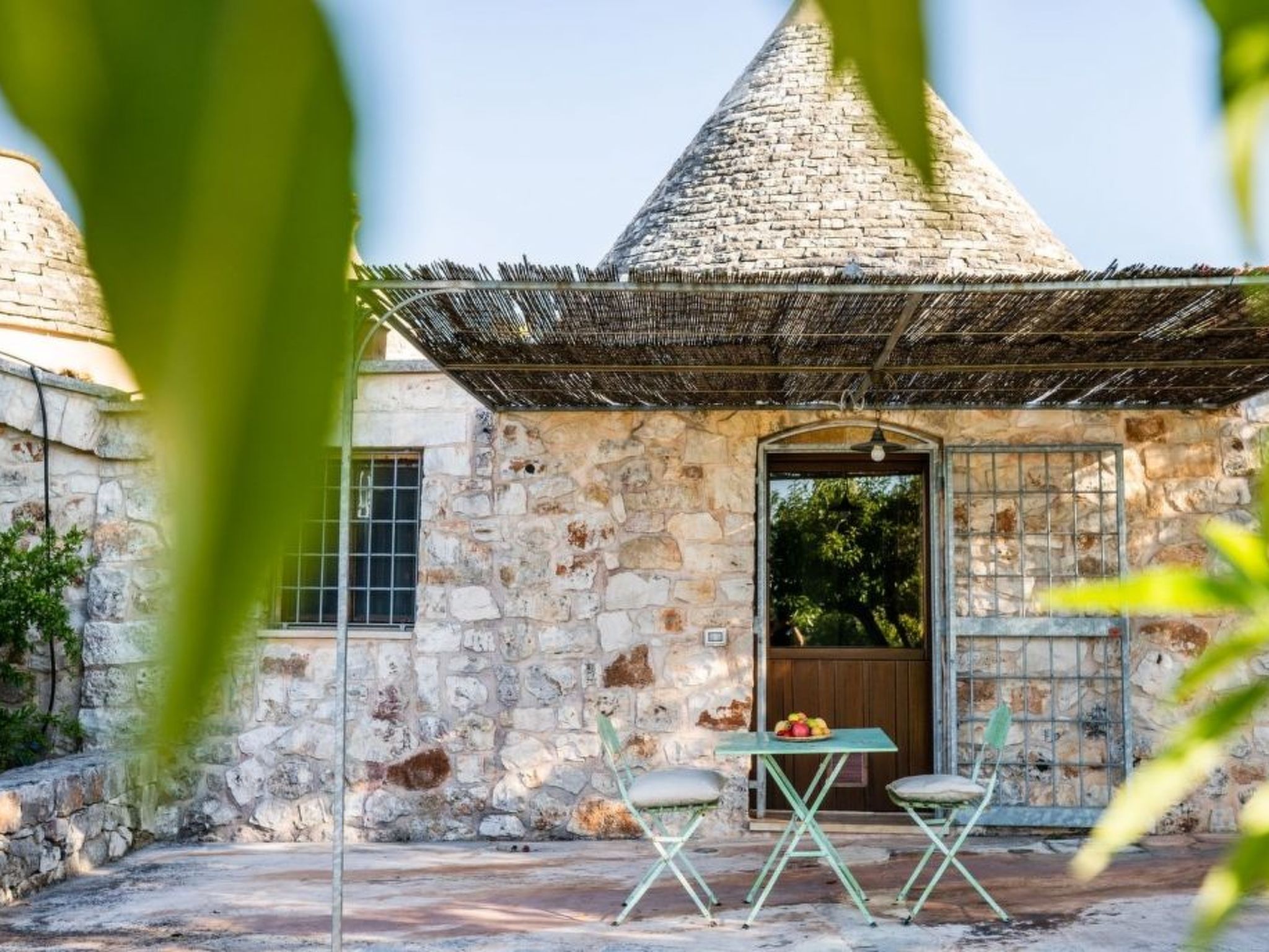 Schönes Steinhaus mit Pool und Panoramablick-Image-tags.info