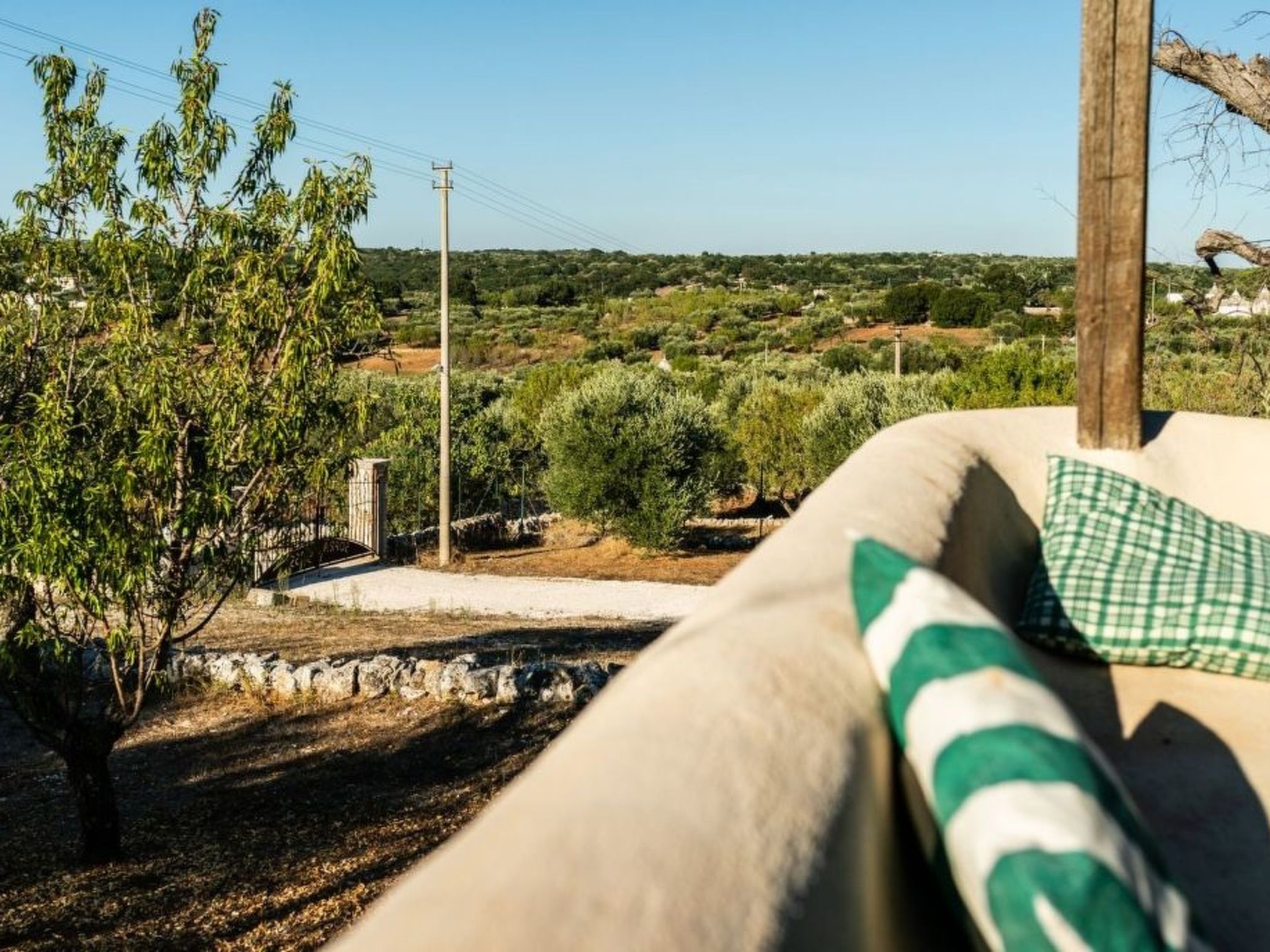 Schönes Steinhaus mit Pool und Panoramablick-Image-tags.info