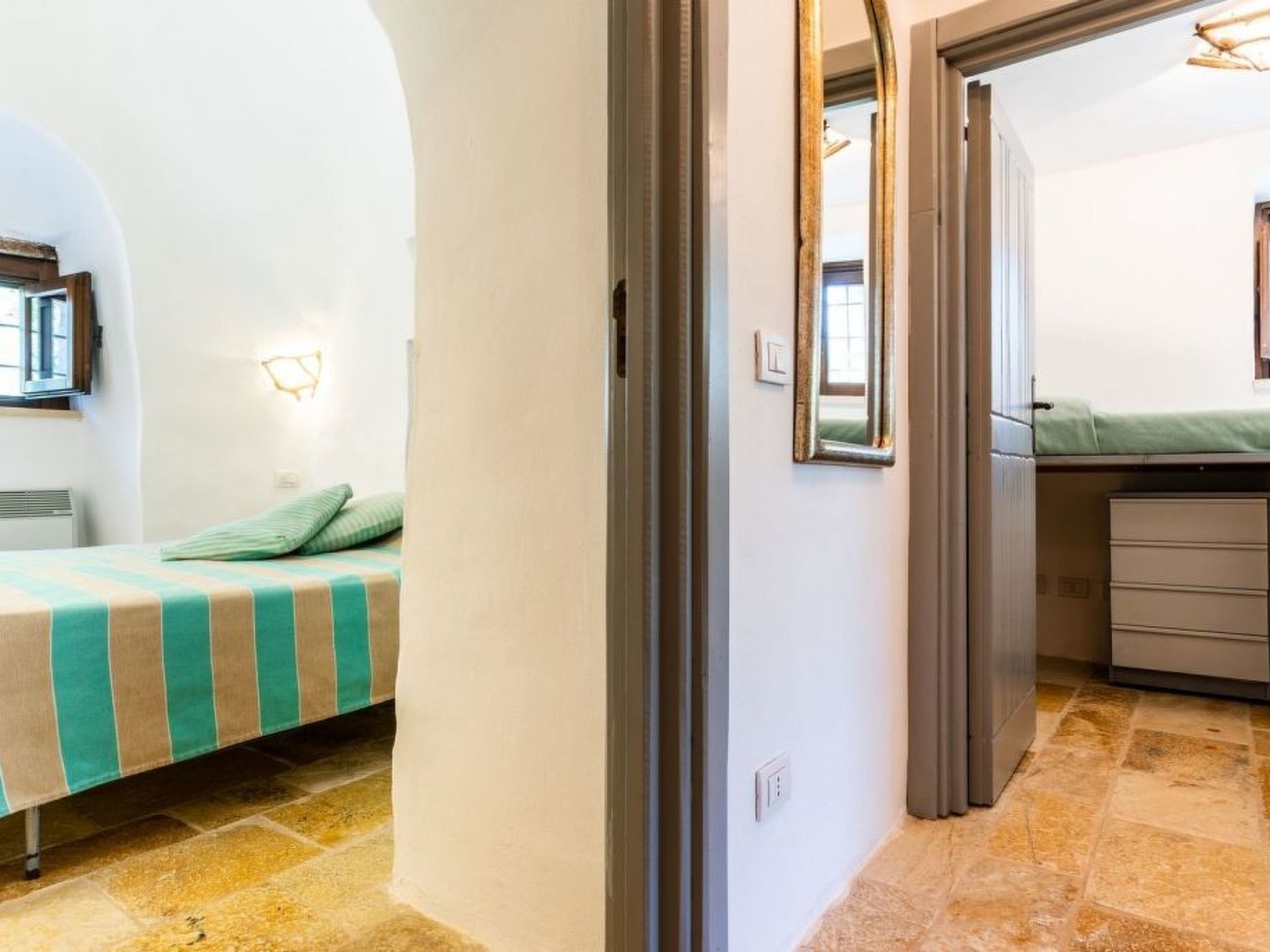 Schönes Steinhaus mit Pool und Panoramablick-Image-tags.info